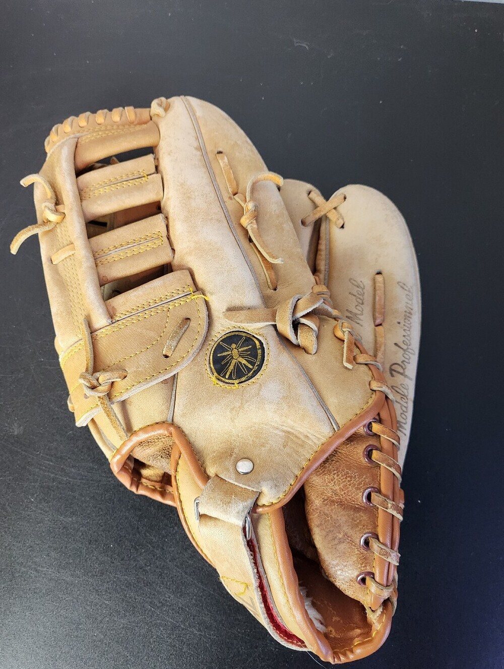 Vintage Regal brand baseball glove made of chrome-tanned steerhide